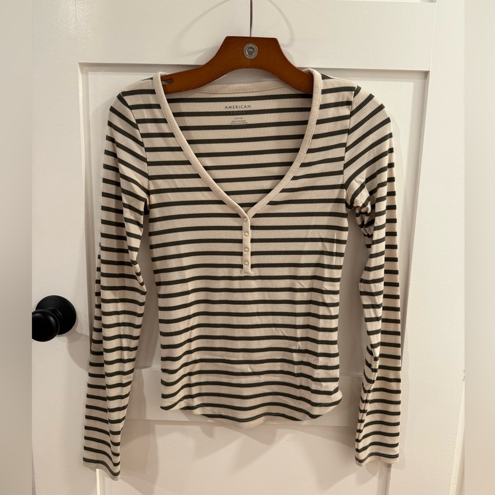 American Eagle Striped Green and Cream Long Sleeve Top
